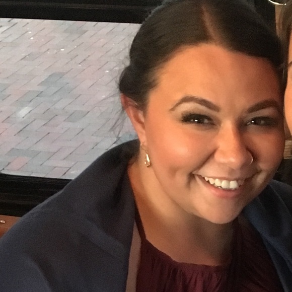 Meet your Posher, Kimberly - Picture 1 of 1